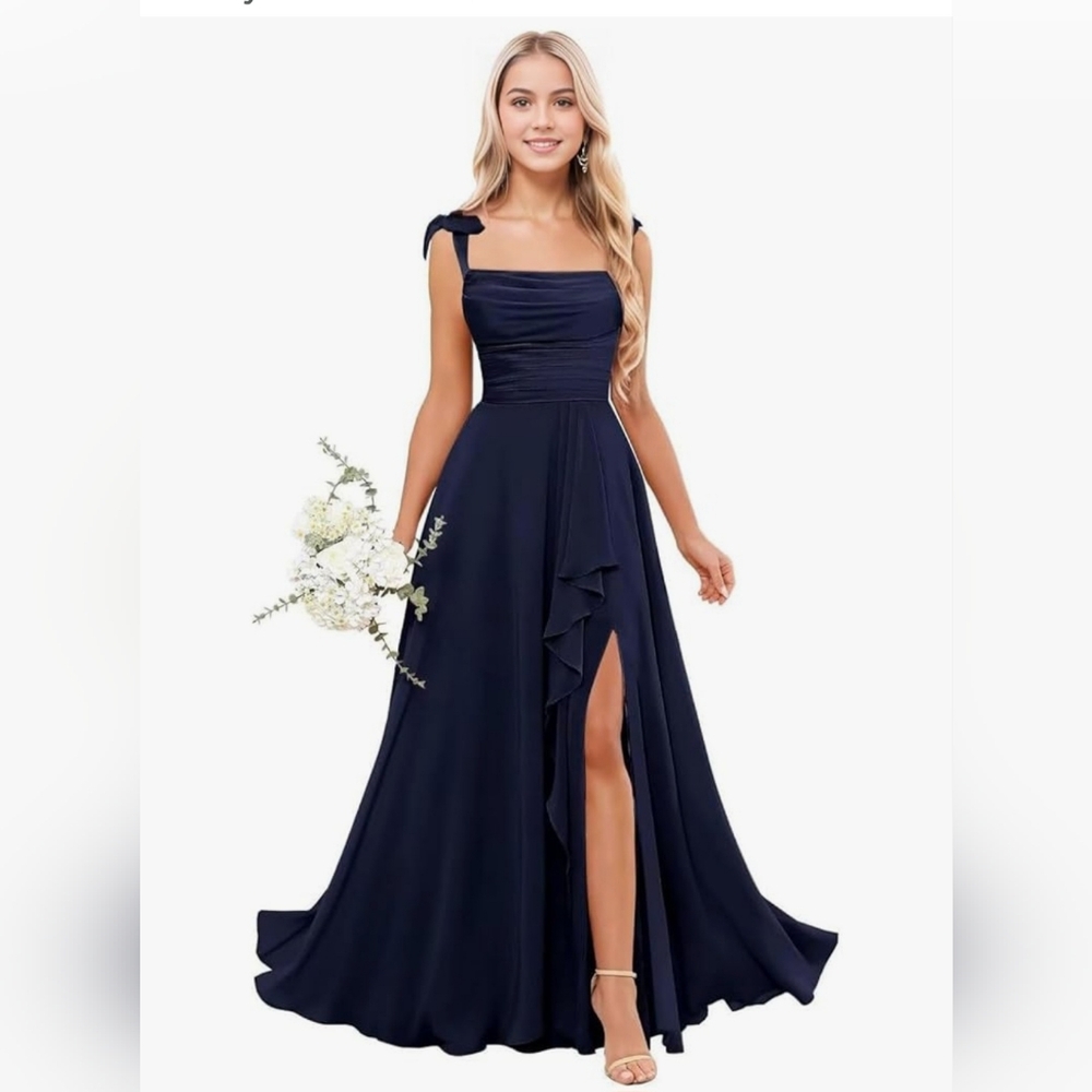 Elegant Navy Blue Evening Gown